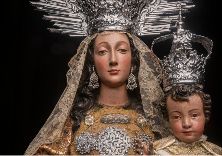 Presentación de la Papeleta de Sitio para la Salida Extraordinaria de la Virgen del Rosario