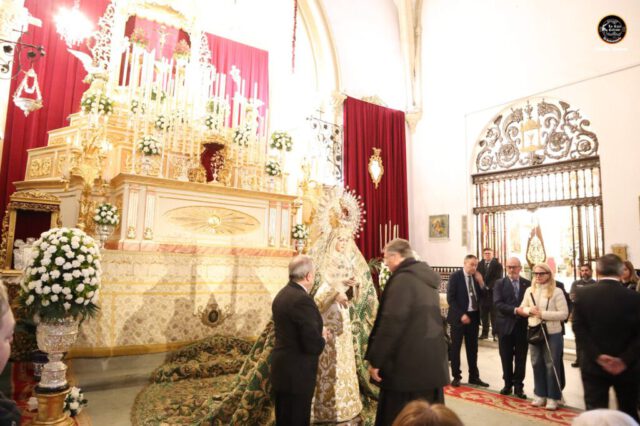 Besamanos Esperanza Macarena en San Gil 2025