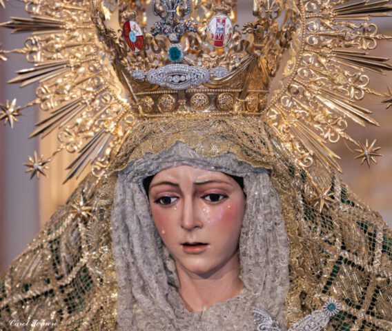 Esperanza Macarena en Besamanos en San Gil