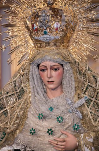 Esperanza Macarena en Besamanos en San Gil