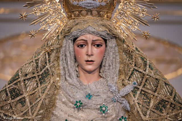 Esperanza Macarena en Besamanos en San Gil