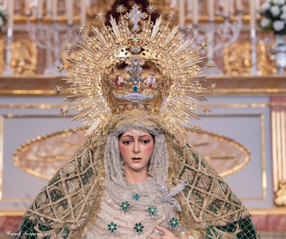 Esperanza Macarena en Besamanos en San Gil