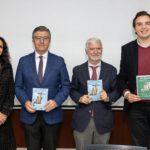 Presentación del libro Al cielo de Roma de Francisco José Borge en la Hermandad del Cachorro.