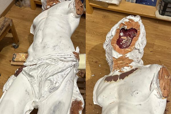 Destrozos en el taller del imaginero Juan Bautista tras el ataque vandálico