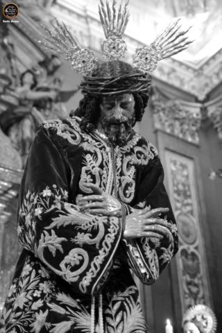 Besapie el Señor de Pasion