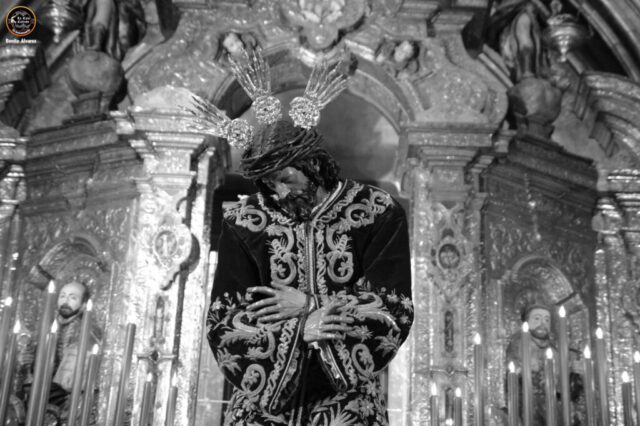 Besapie el Señor de Pasion