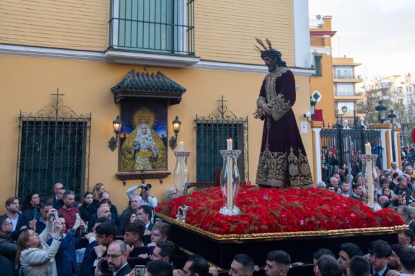 via crucis del señor de la sentencia de la macarena