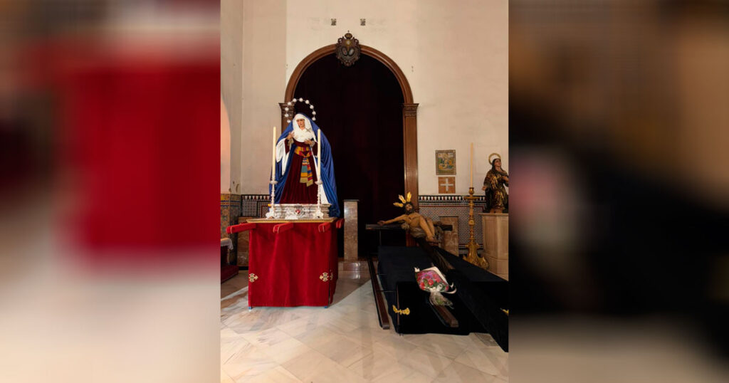 Cortejo procesional de la Hermandad de la Hiniesta rumbo a Santa Isabel