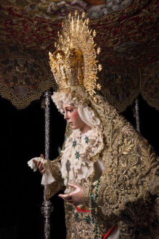 Esperanza Macarena en su paso de palio (5)