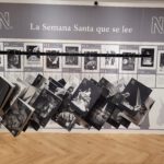 Exposición retrospectiva V aniversario de la revista Nazarenos en el Corte Inglés de Sevilla, destacando fotografía y arte cofrade