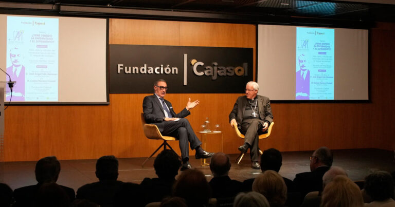 El Arzobispo de Sevilla Participa en una Nueva Sesión del Aula Moscati en la Fundación Cajasol