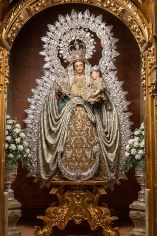 Virgen del Rosario de la Macarena (1)
