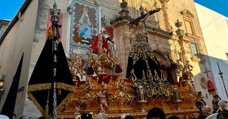 La Banda Esencia Desvela su Cruceta Musical para la Hermandad de la Sagrada Lanzada de Jerez en 2026