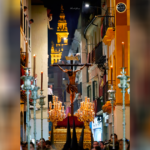 Imagen del Santísimo Cristo del Amor de Sevilla durante una estación de penitencia.