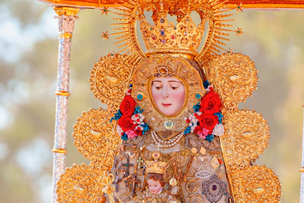 Horarios e itinerarios oficiales de las hermandades rocieras de Sevilla para el Rocío 2026.