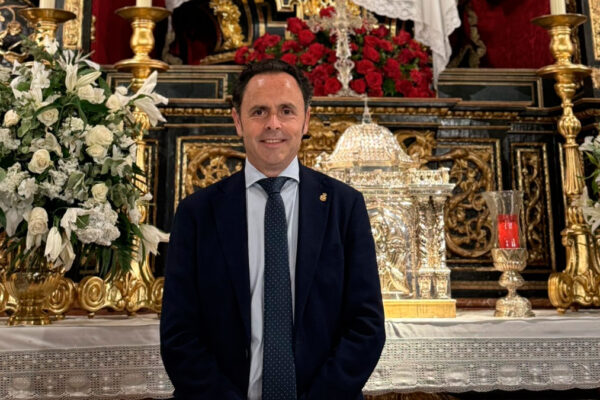 Antonio Revuelta González, nuevo hermano mayor de la Hermandad del Baratillo tras recibir el respaldo mayoritario de los hermanos en el Cabildo General de Elecciones.