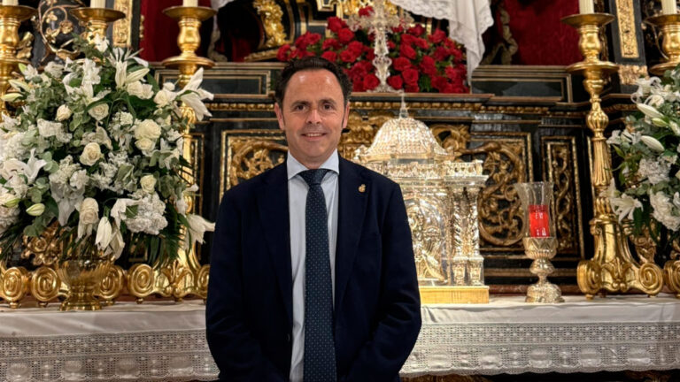 Antonio Revuelta González, Nuevo Hermano Mayor de la Hermandad del Baratillo tras Recibir el Respaldo Mayoritario de los Hermanos
