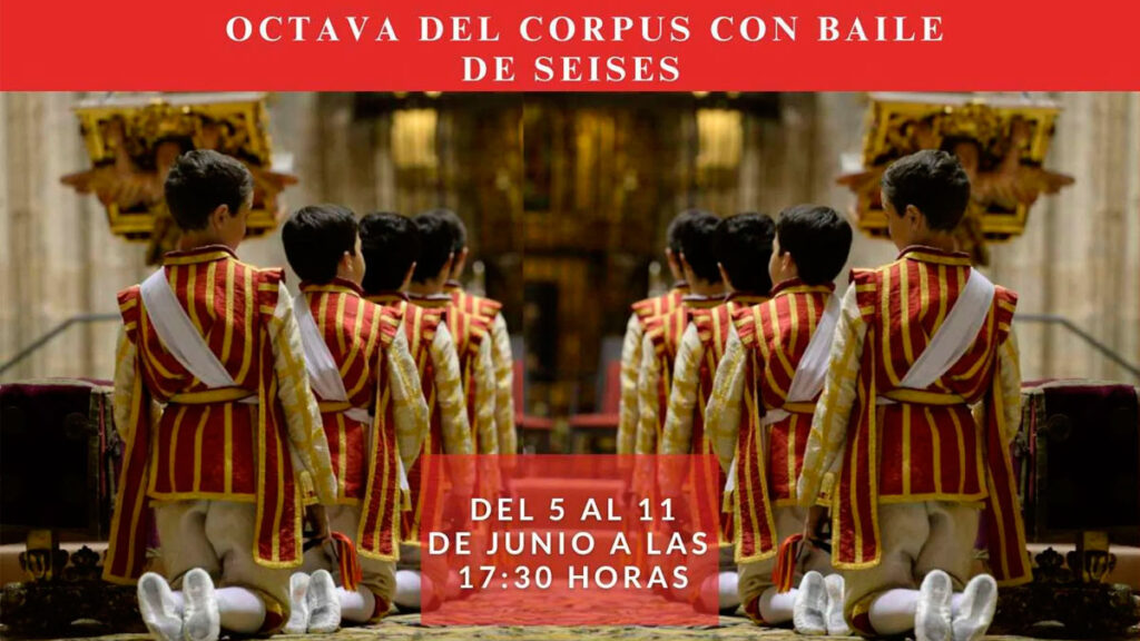 Los Seises durante la celebración de la Octava del Corpus en la Catedral de Sevilla ante el Santísimo Sacramento.