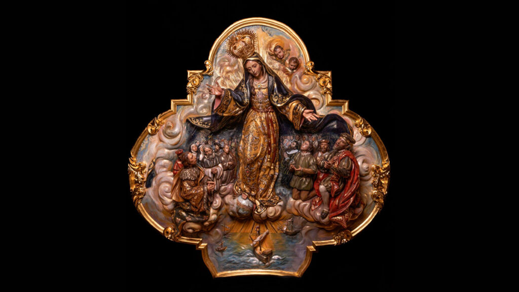 Medallón de la Virgen de los Mareantes que corona el retablo del Santísimo Cristo de las Tres Caídas de la Hermandad de la Esperanza de Triana.