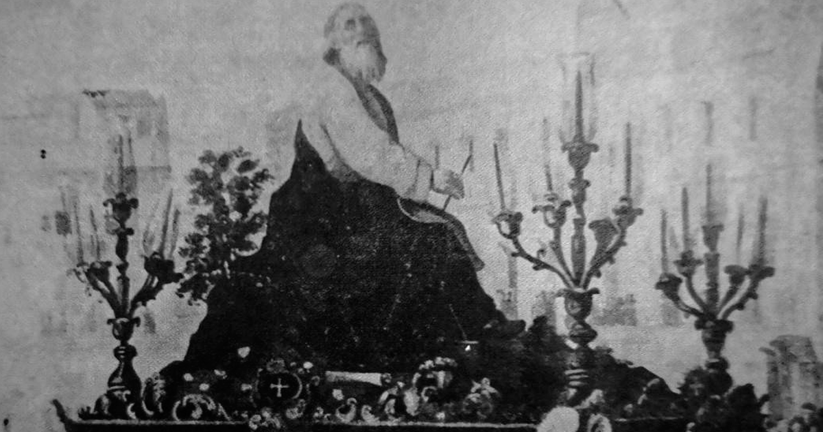 La imagen de San Isaías durante uno de sus traslados por las calles de Sevilla con motivo de la celebración del Corpus Christi.