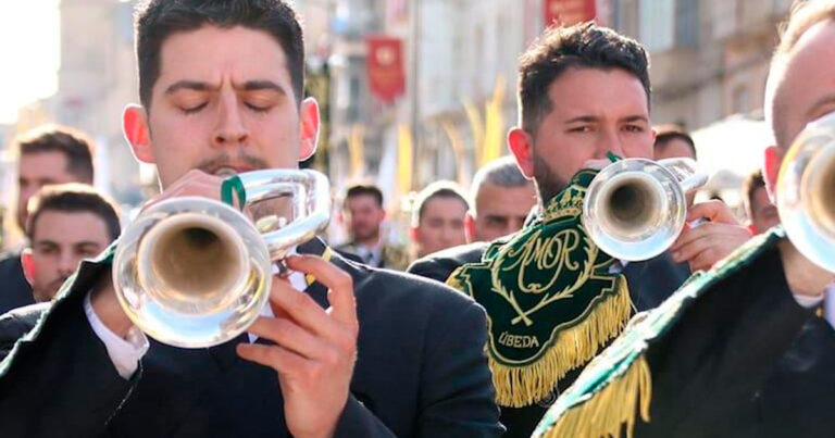 La Hermandad de los Dolores de Córdoba Anuncia un Acuerdo con la Banda del Amor de Úbeda para los Próximos Cuatro Años