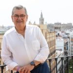 Feliciano Fernández nuevo hermano mayor de la Esperanza de Triana