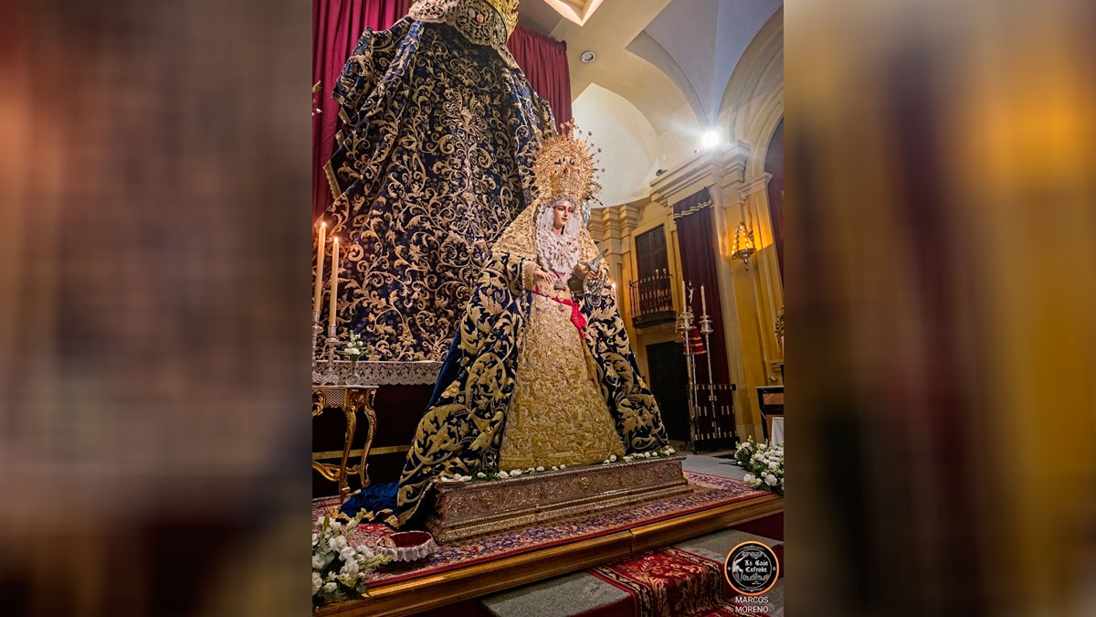 María Santísima de la Paloma durante su besamanos en Málaga 2026