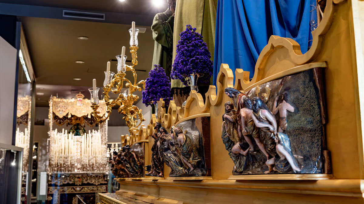 Misterio de Nuestro Padre Jesús de la Sentencia de la Hermandad de la Macarena tras la adecuación museográfica realizada en el Museo-Tesoro.