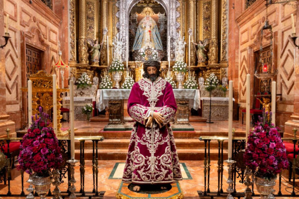 Nuestro Padre Jesús de la Sentencia durante su besamanos en la Basílica de la Macarena