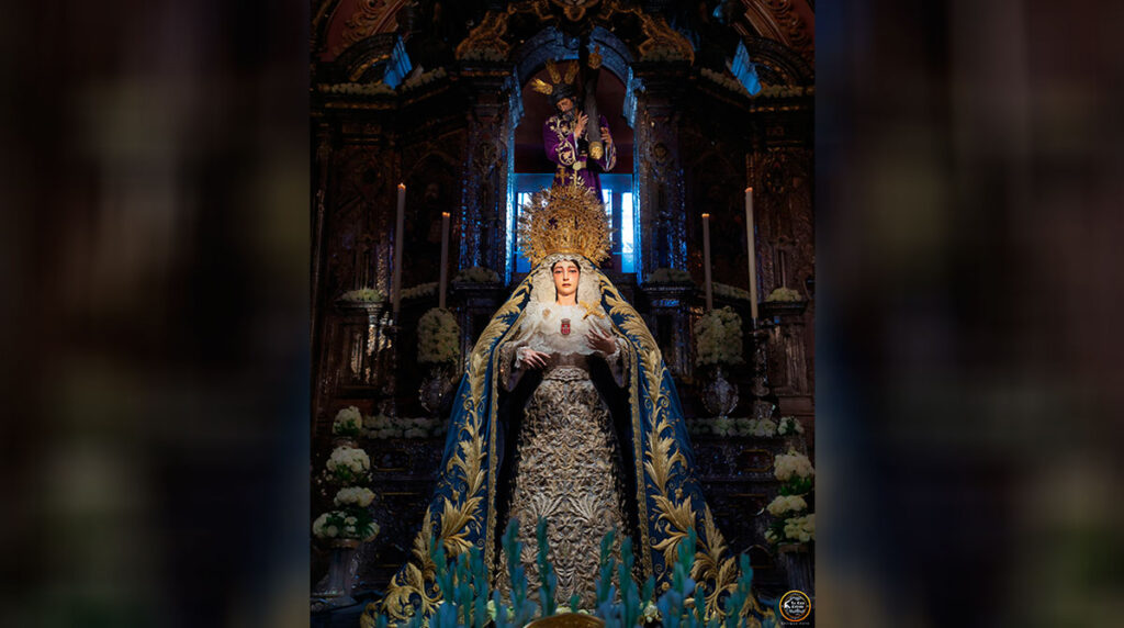 Nuestra Madre y Señora de la Merced durante su besamanos en Sevilla