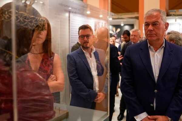 Exposición San Esteban Sevilla por el centenario de la hermandad