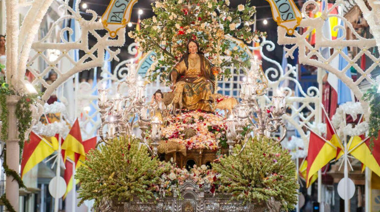 La Divina Pastora de Cantillana Recorre esta Noche las calles del Municipio